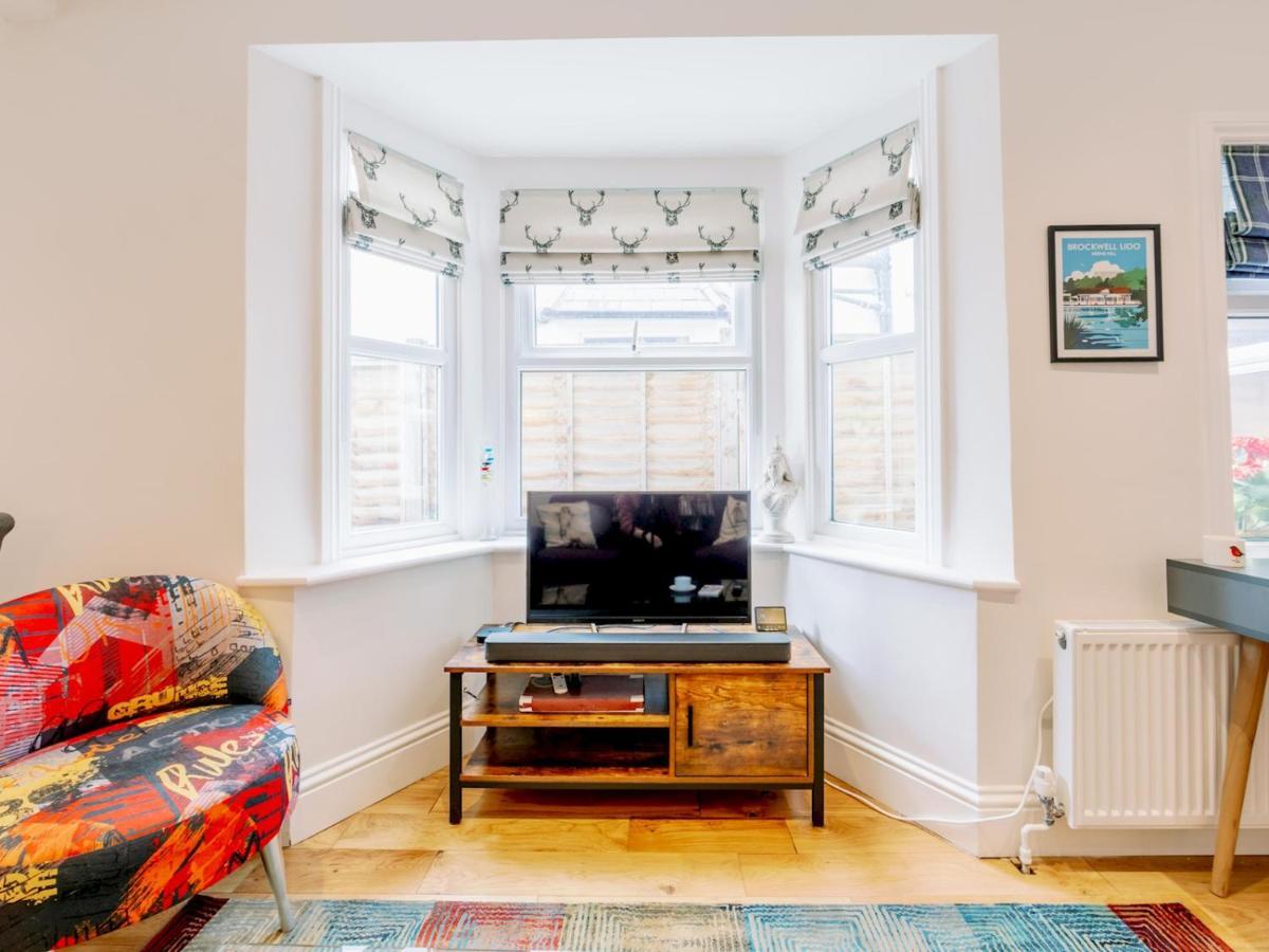 Pass The Keys Recently Renovated 1Br Flat With Private Garden In South London Apartment Bagian luar foto