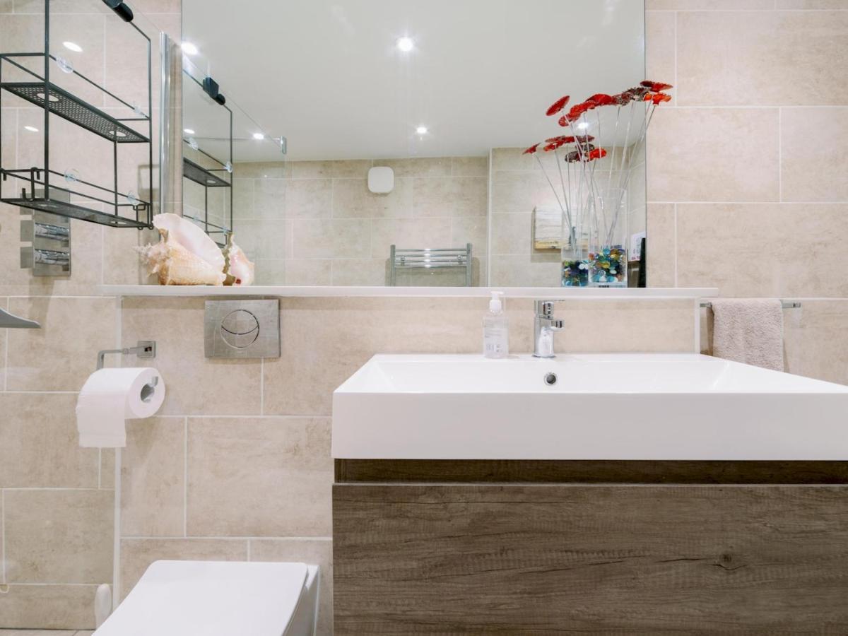Pass The Keys Recently Renovated 1Br Flat With Private Garden In South London Apartment Bagian luar foto